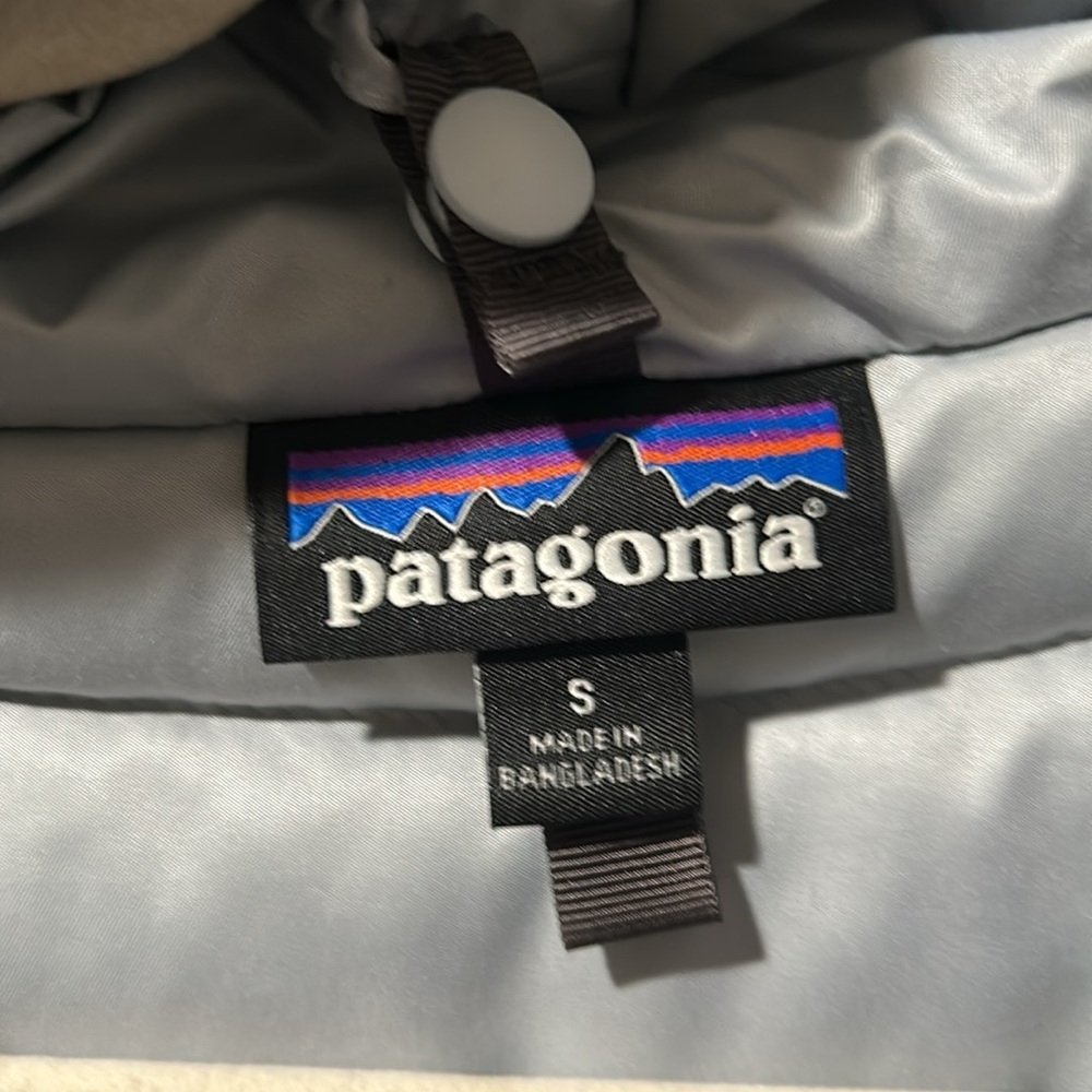 Patagonia Women's Downtown Puffer Jacket - Picture 4 of 6